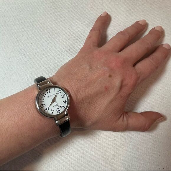 GENEVA Elite Easy to Read silver watch black leather cuff - Picture 6 of 9